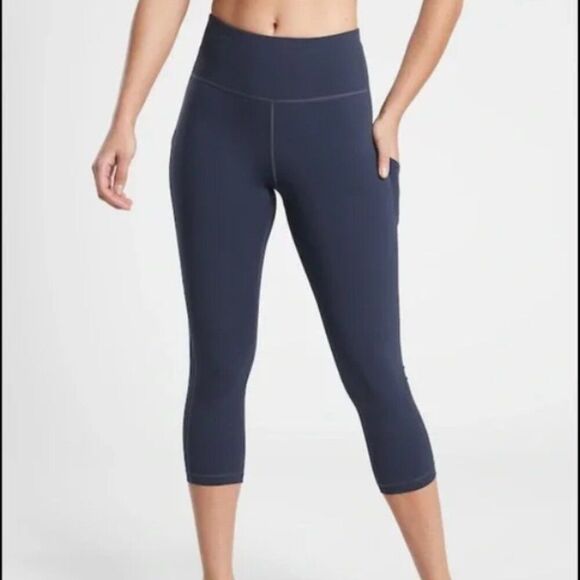 ATHLETA Ultimate Stash Pocket Capri Navy Blue Size Small - Picture 1 of 10